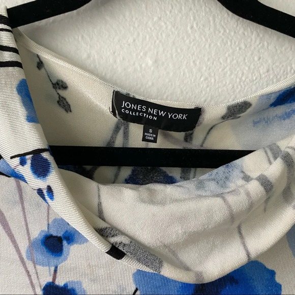 Jones New York Floral Top - Picture 4 of 10